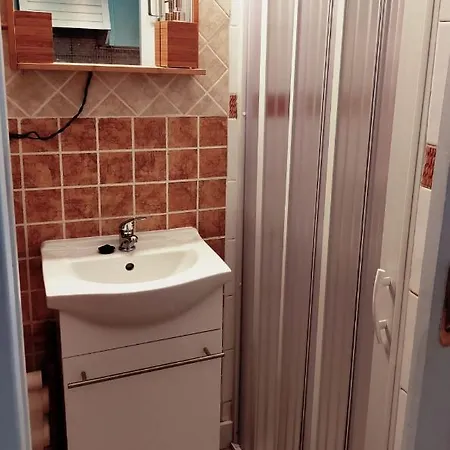 Abat Rustic Apartment *