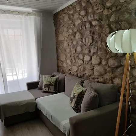 Abat Rustic Apartment